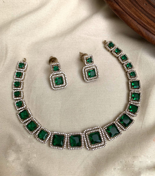 Square design necklace (DR-29)