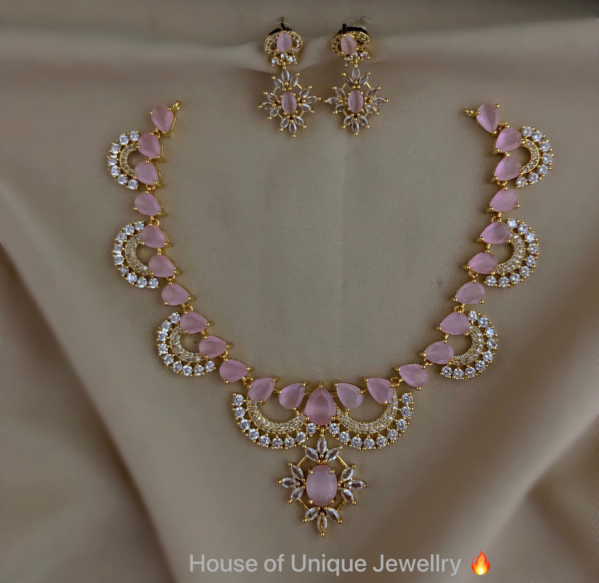 Stone layer necklace