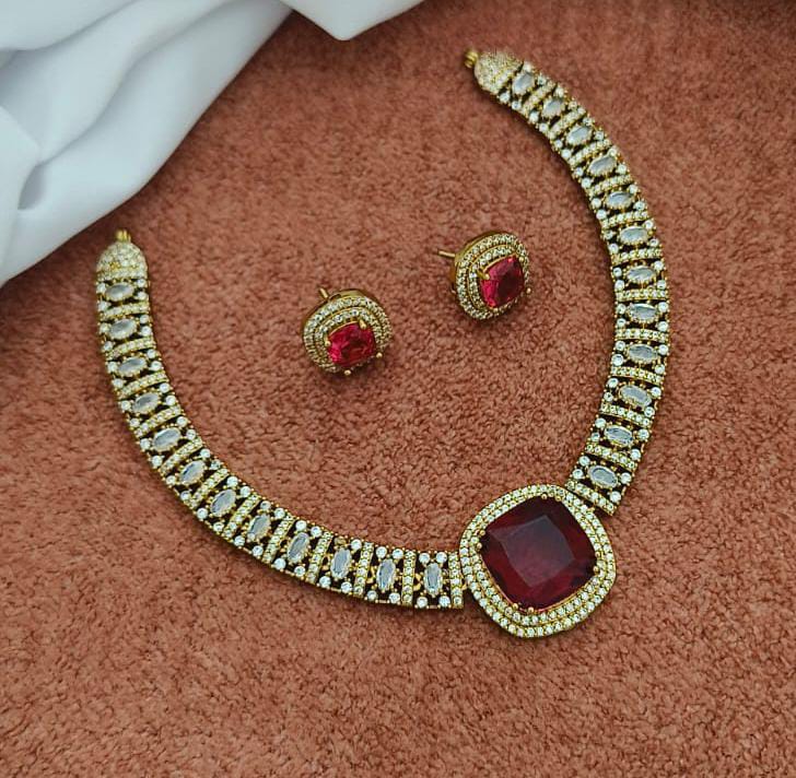 Stone single pendent necklace
