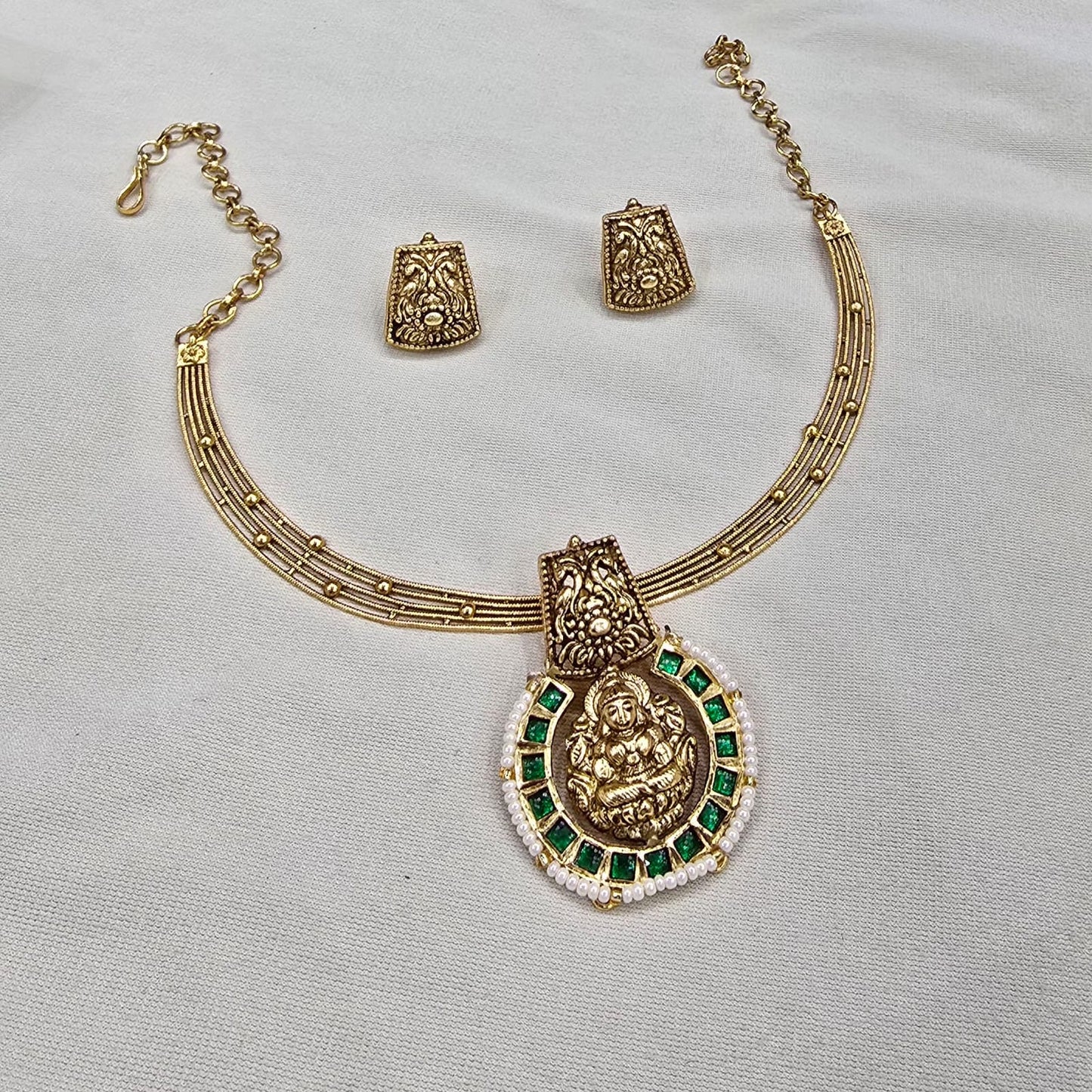 Hasli premium necklace