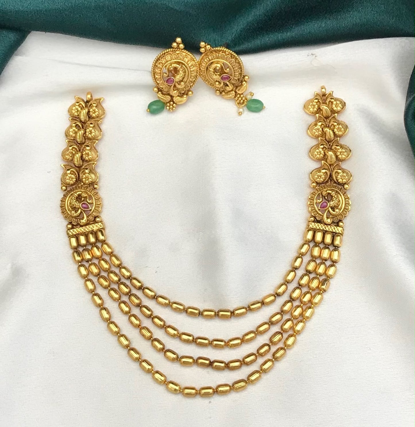 Layer necklace