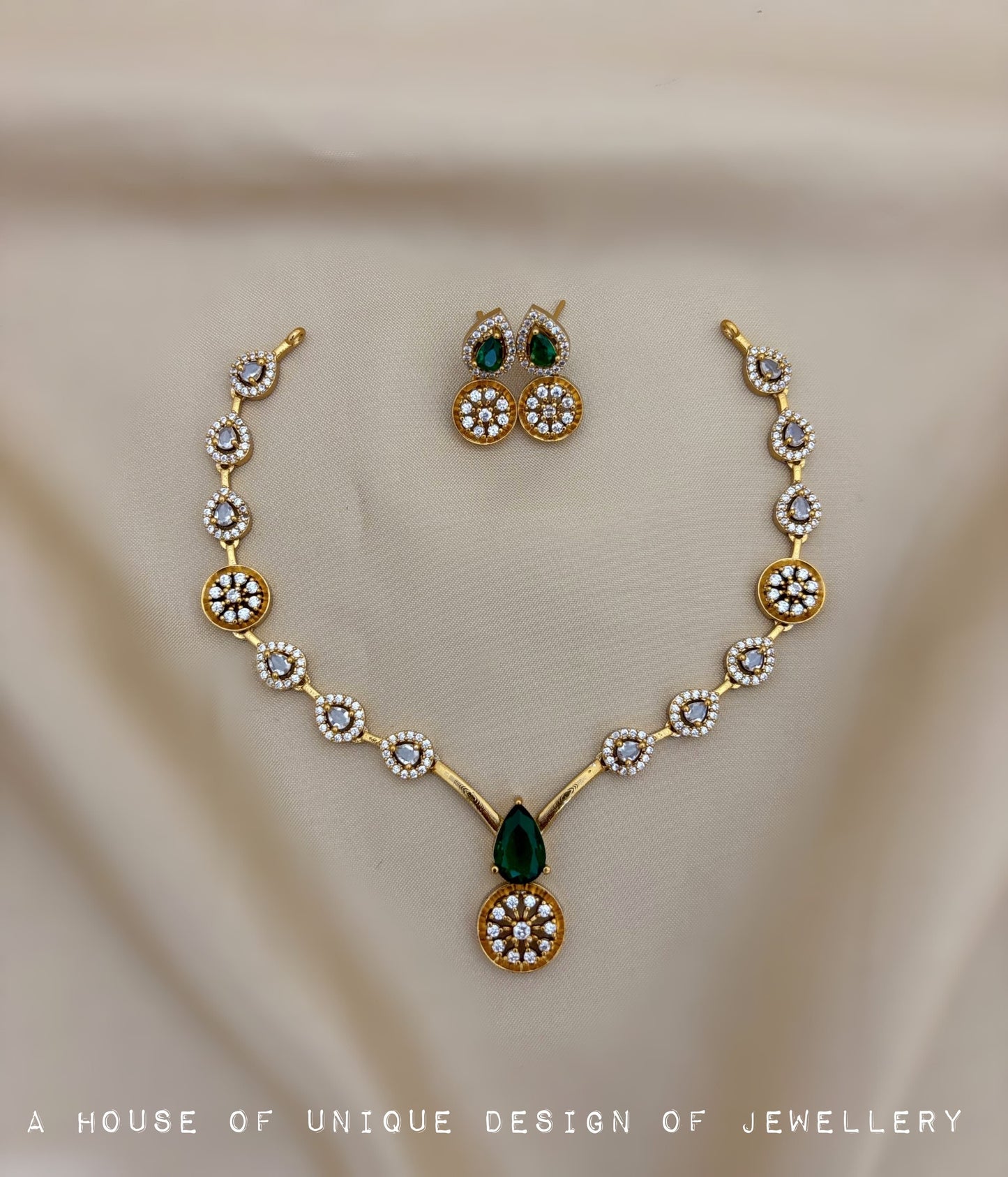 Simple stone necklace