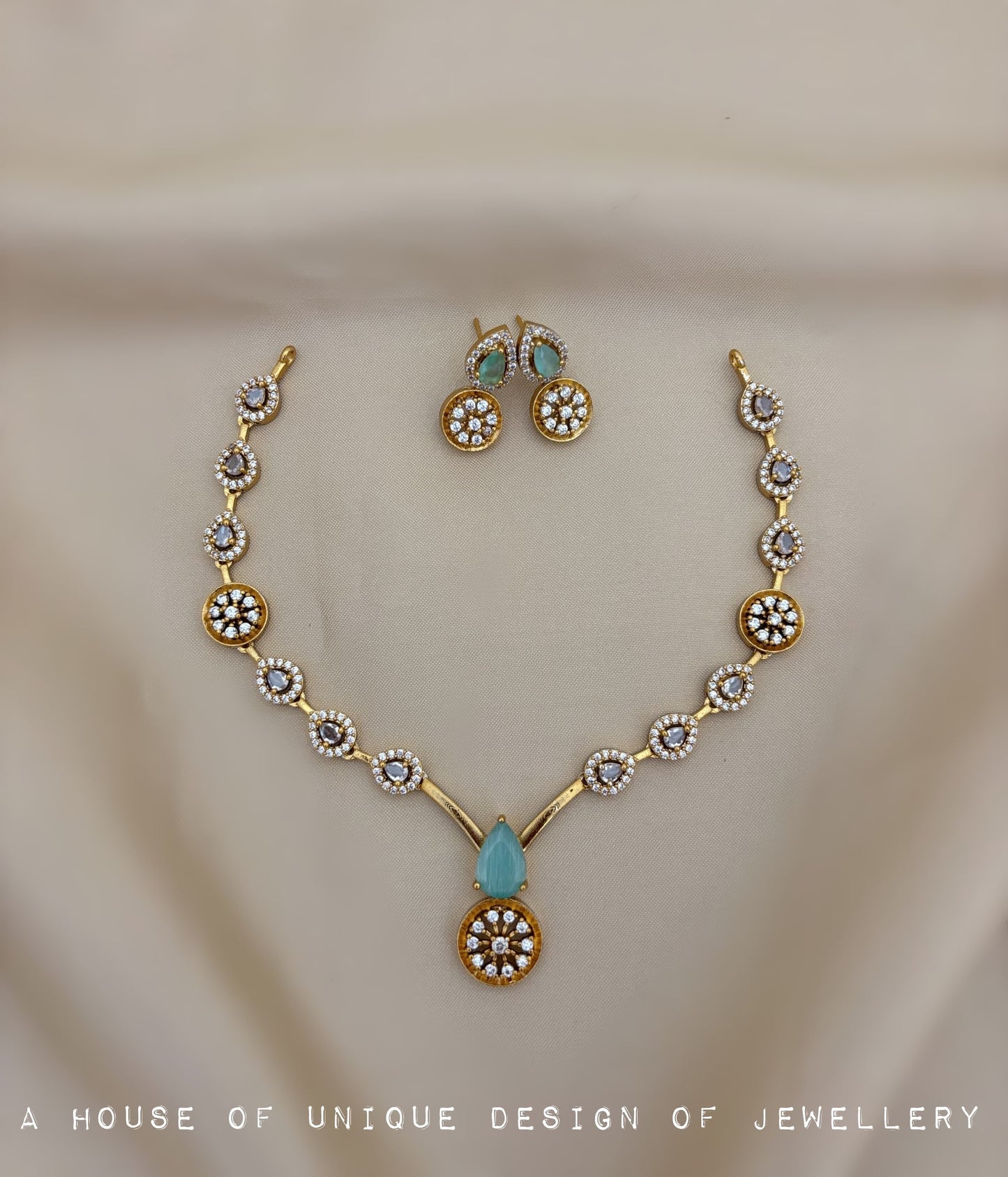 Simple stone necklace