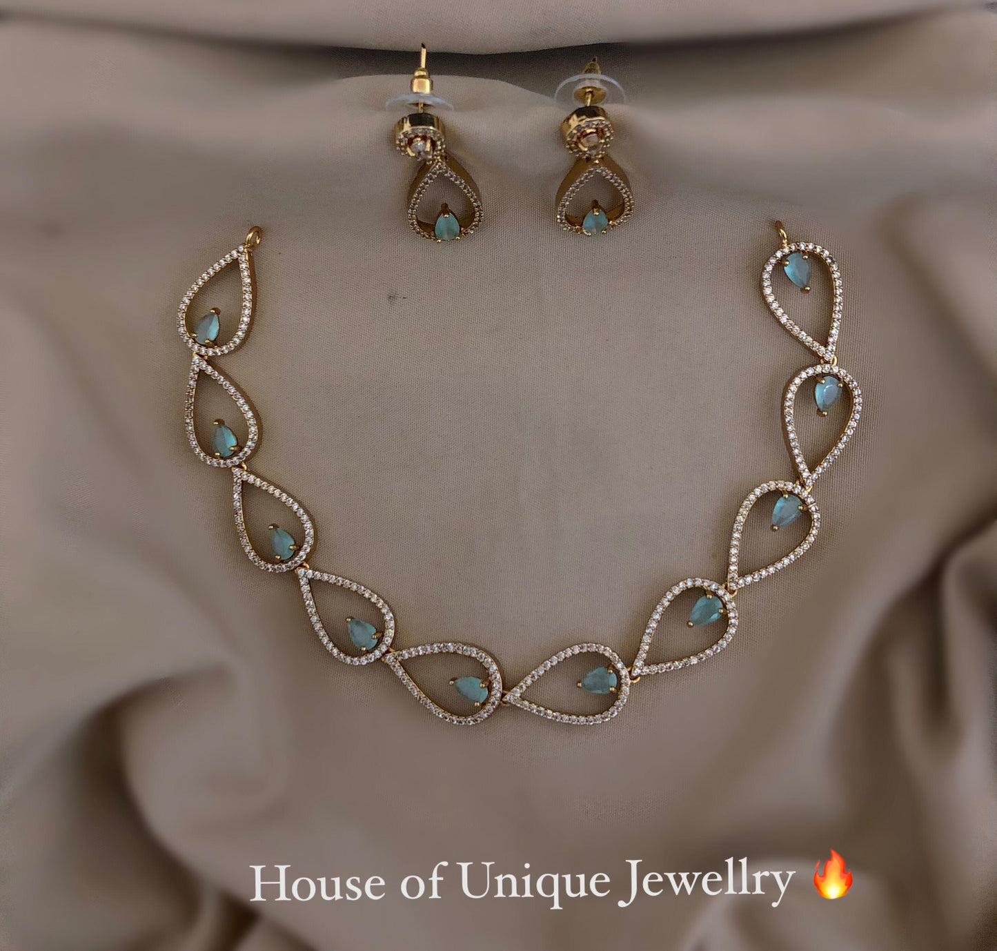 Simple design necklace