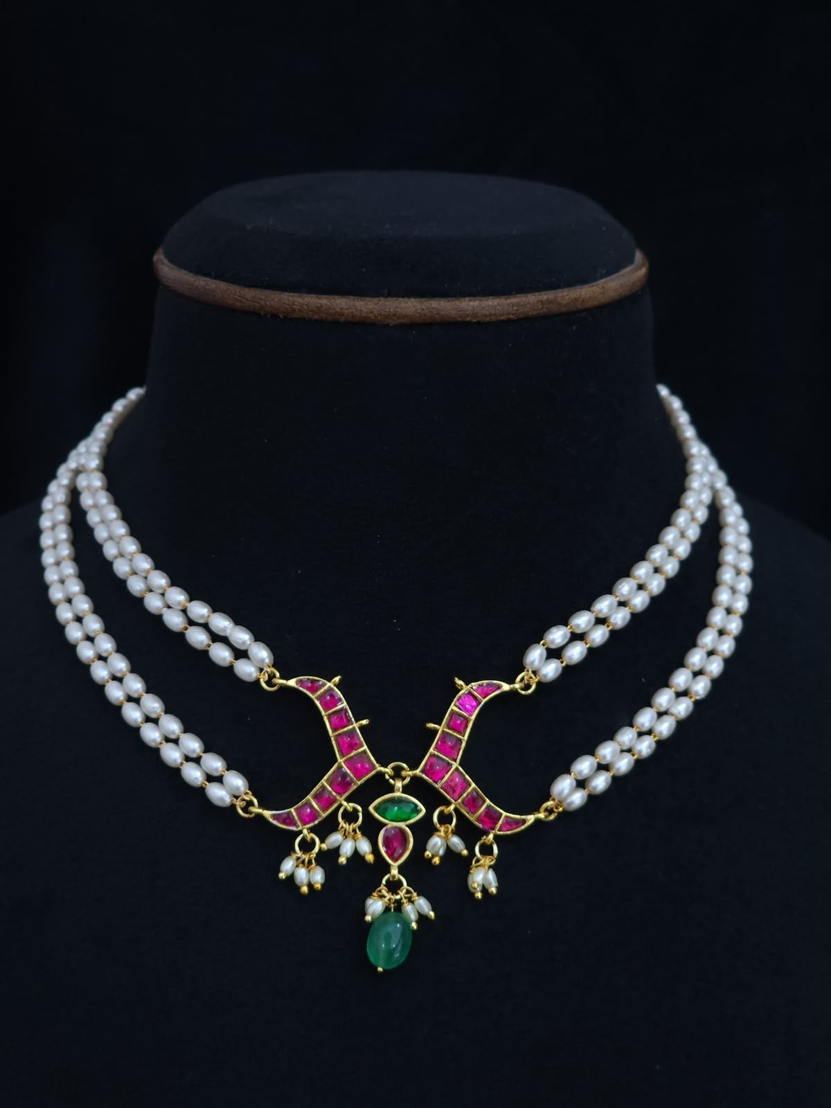 Pearl choker