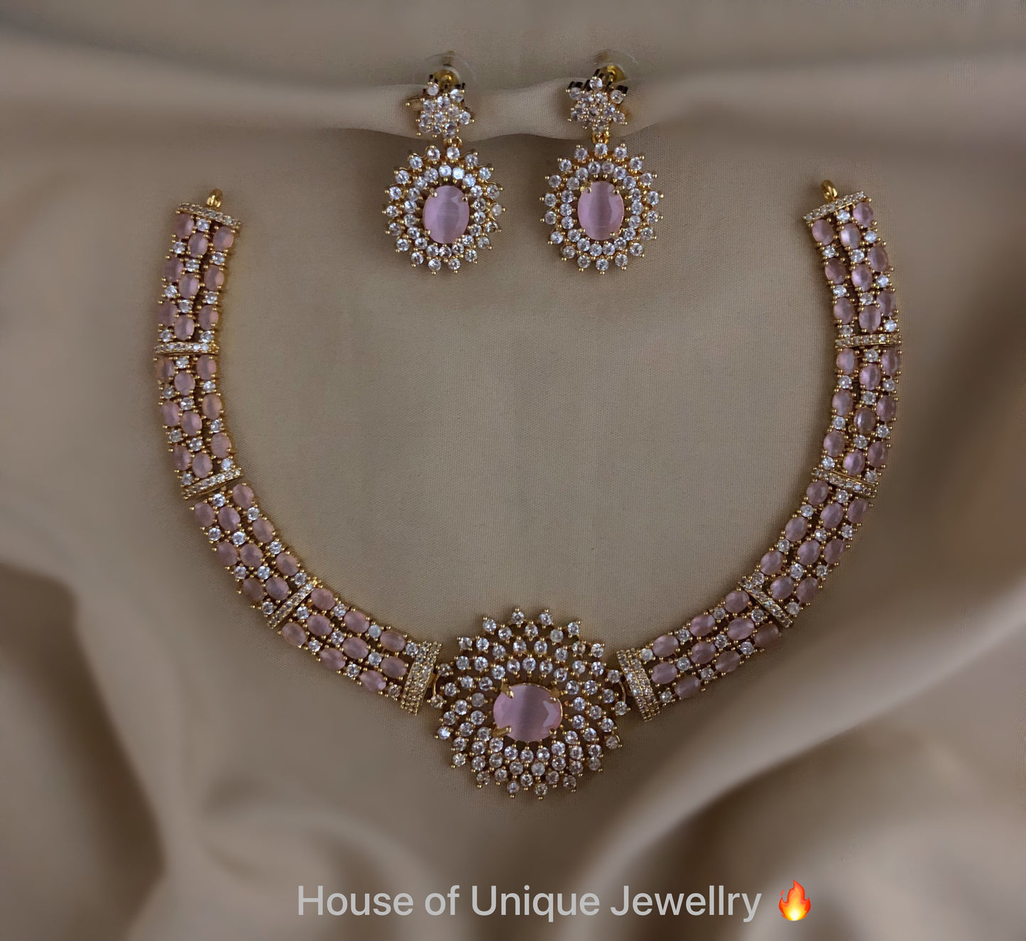 Stone Hasli necklace