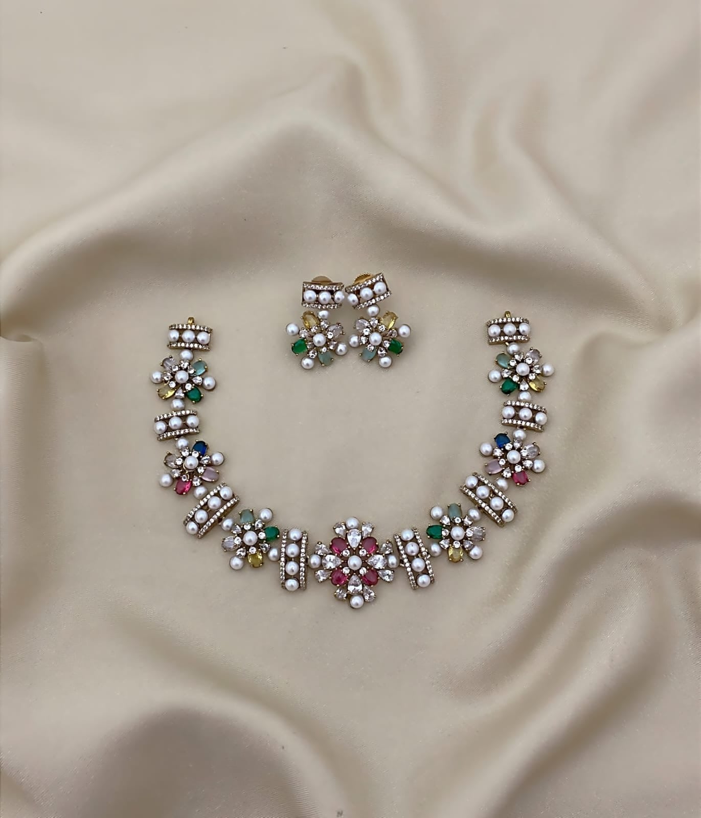 Pearl and stone necklace (PJ-71)