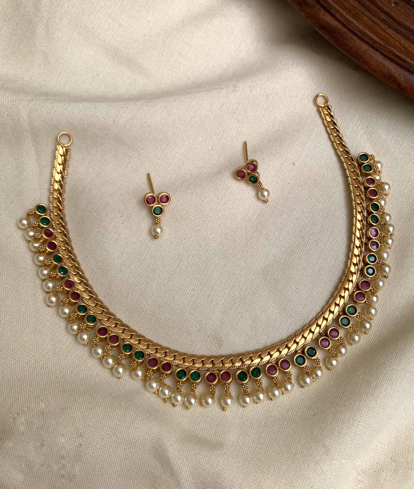 Necklace with pearl drops(N-5)