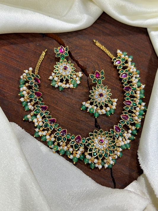 Premium flower necklace