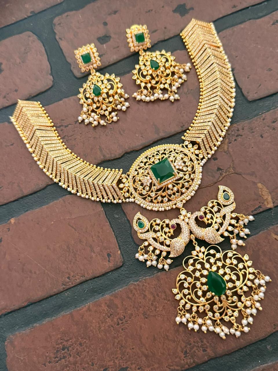 Grand necklace