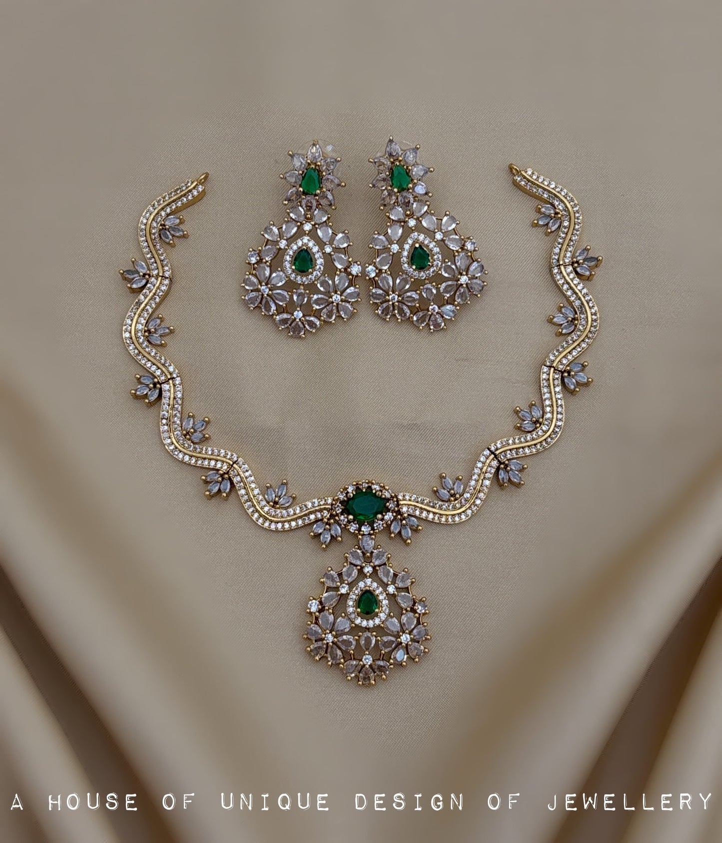 Zig zag stone necklace
