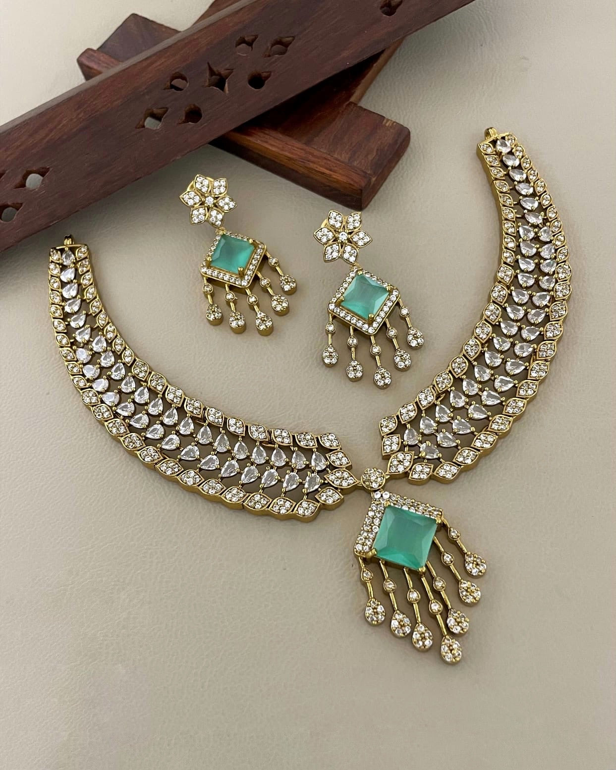 Trending diamond replica (DR-55)
