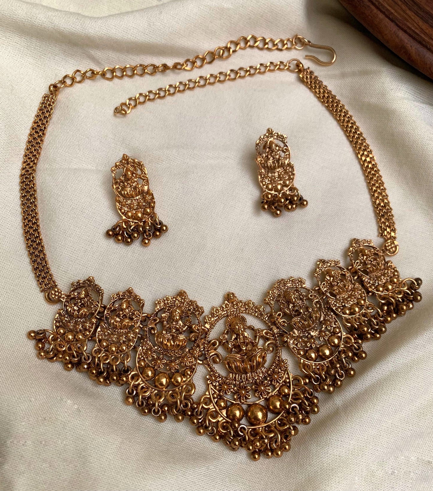 Budget necklace (N-71)