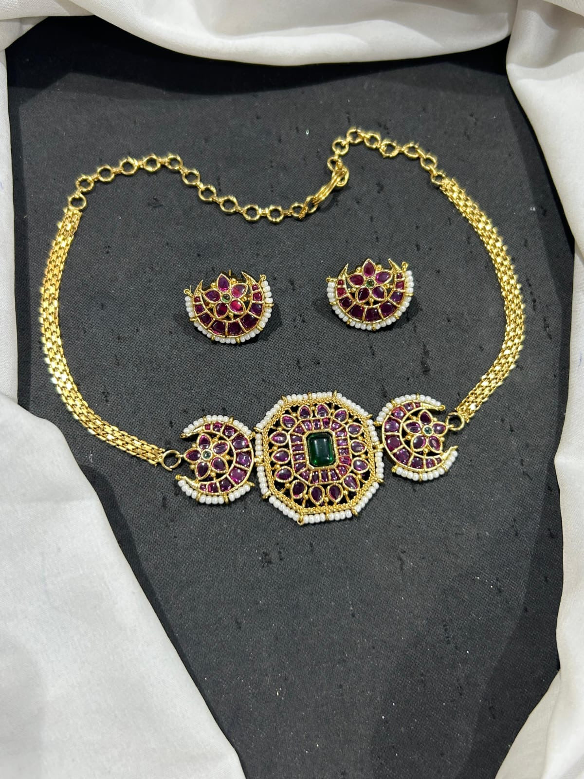 Choker with studs