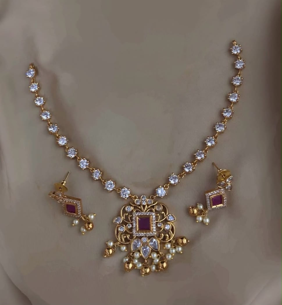 Simple square necklace