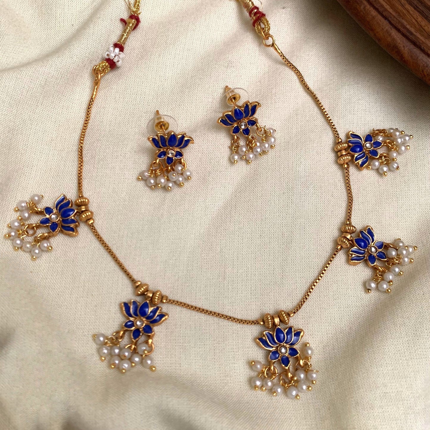 Simple lotus necklace (N-81)