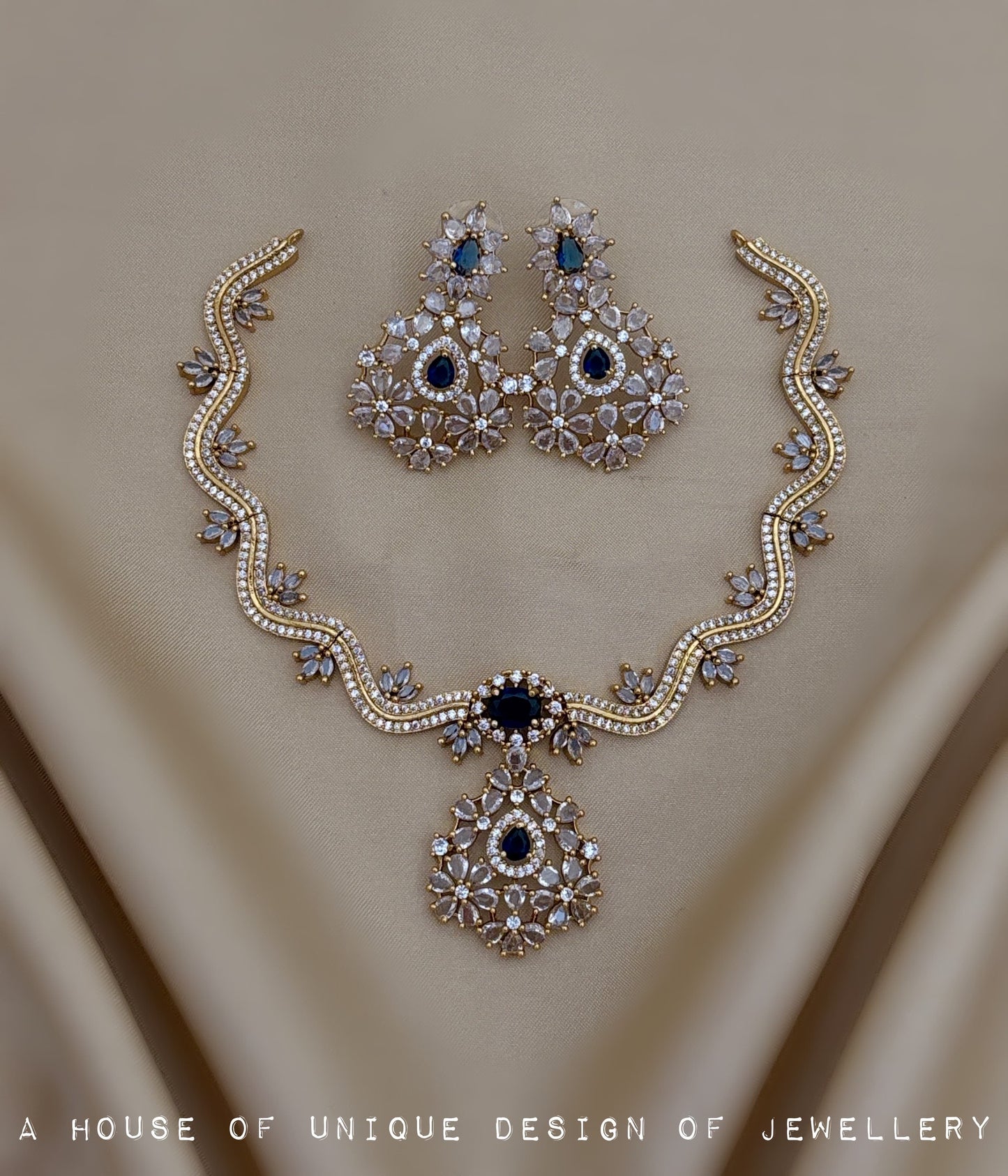 Zig zag stone necklace