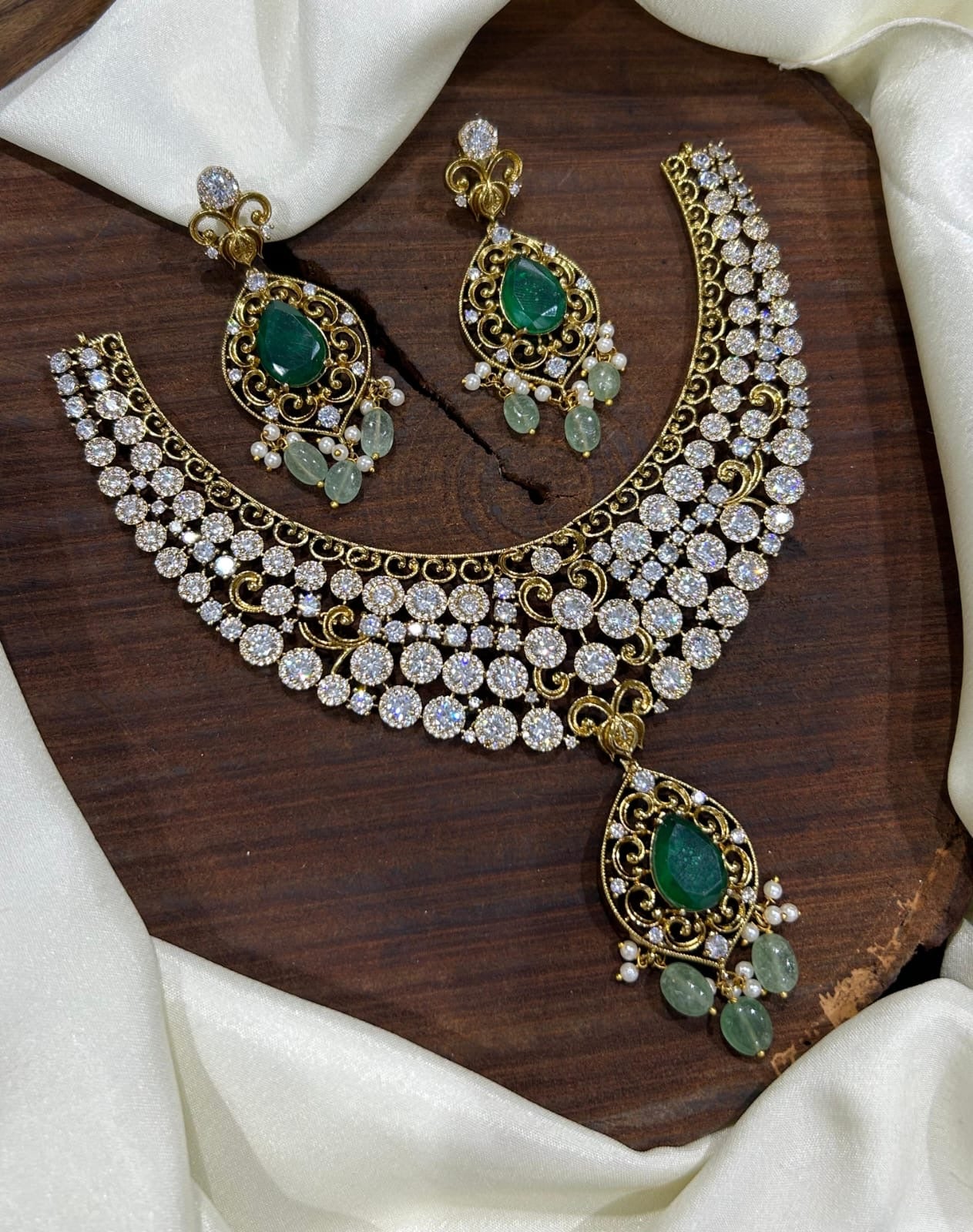 Pure stone necklace