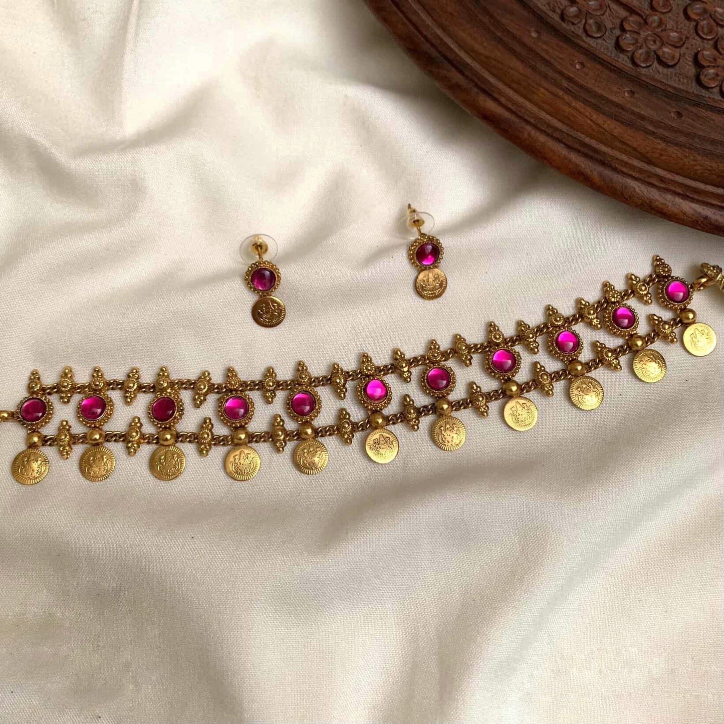 Coin choker