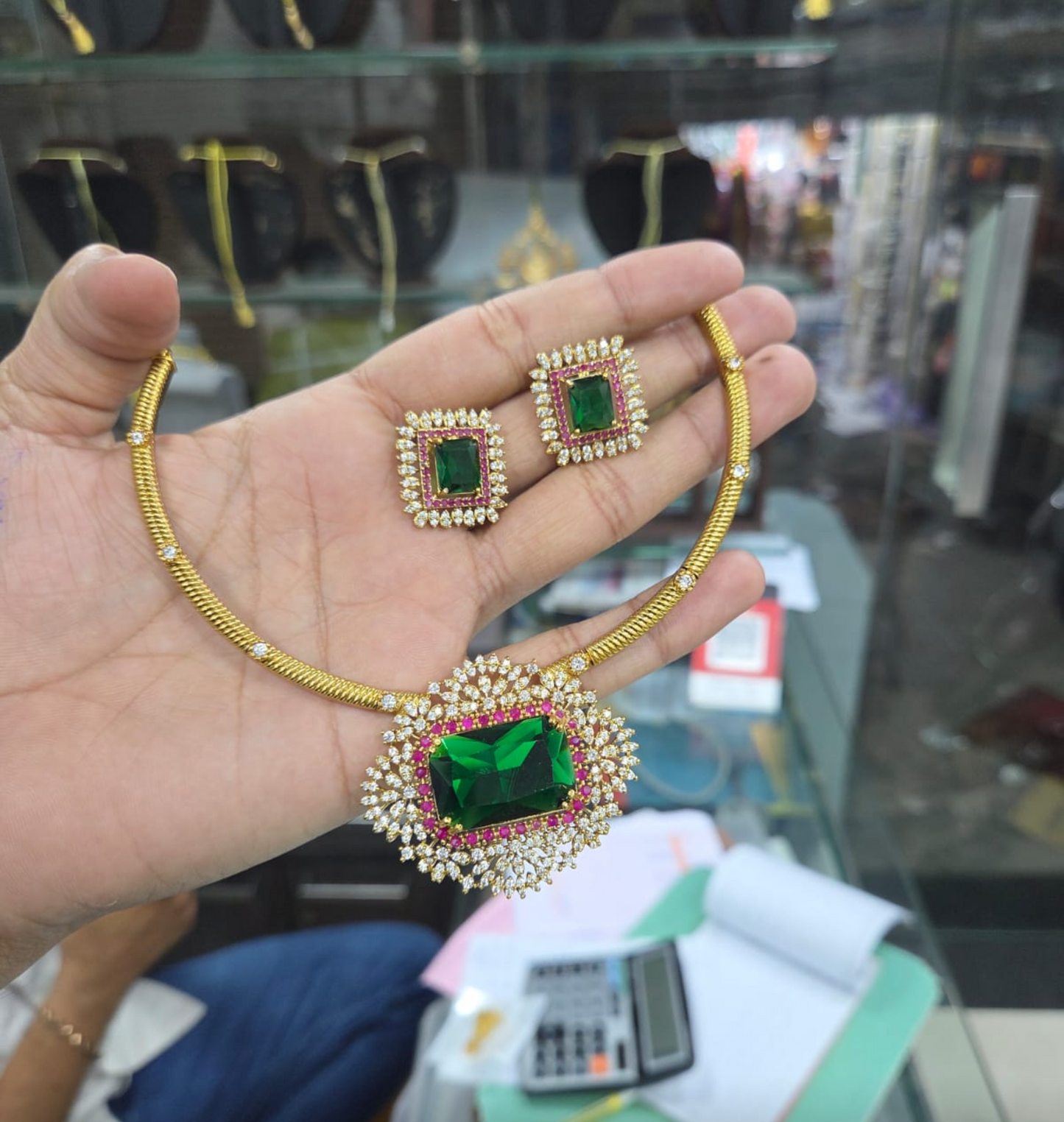 Stone Hasli necklace