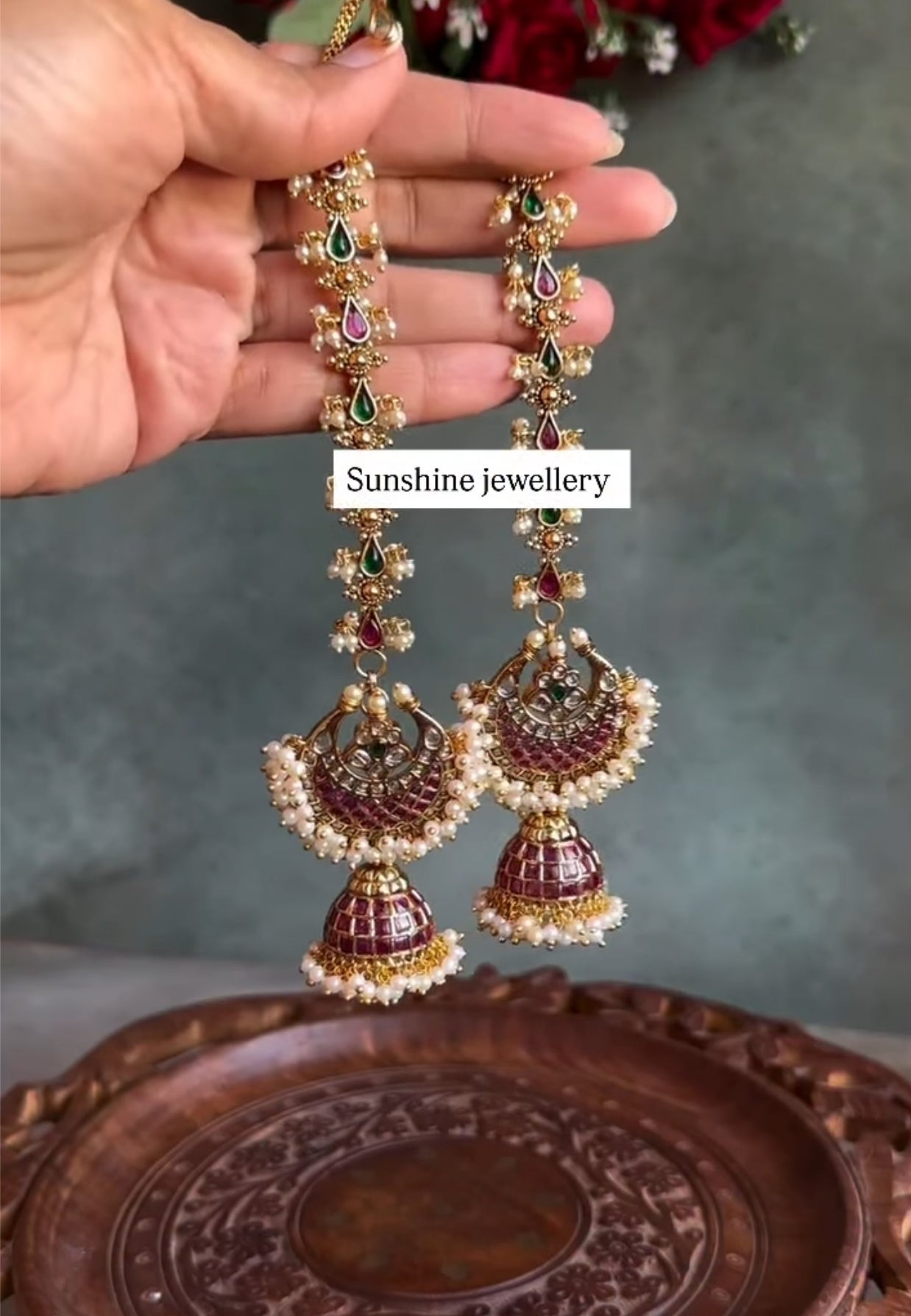Earing with earchain