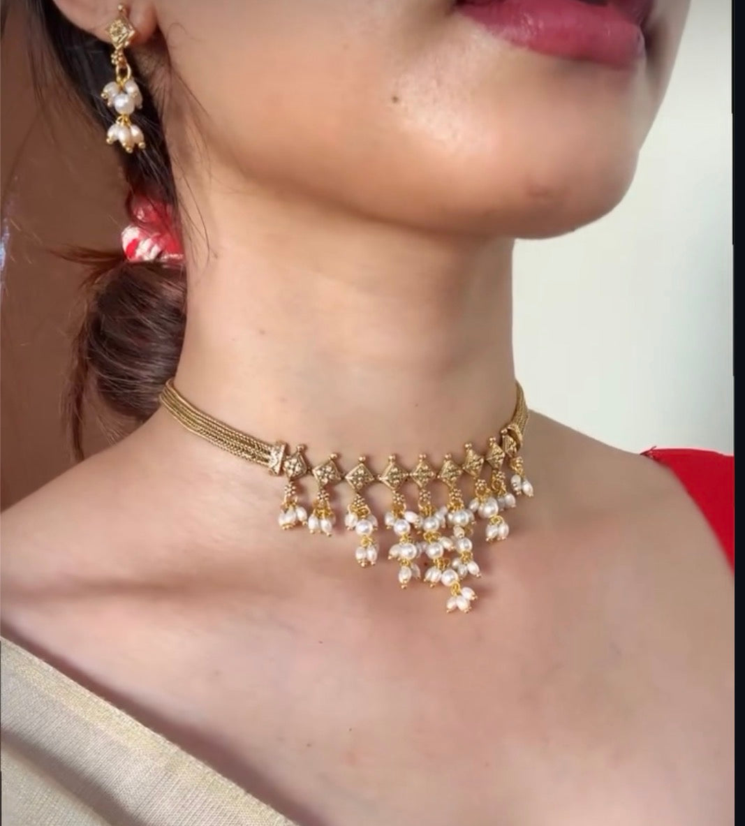Pearl choker