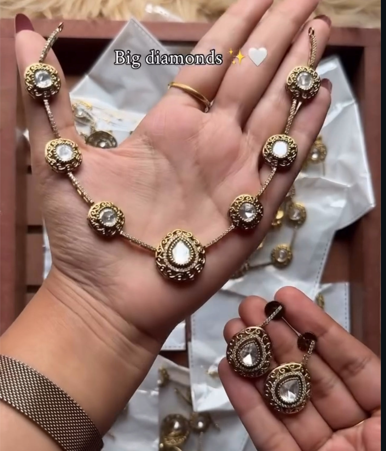 White Victorian simple set