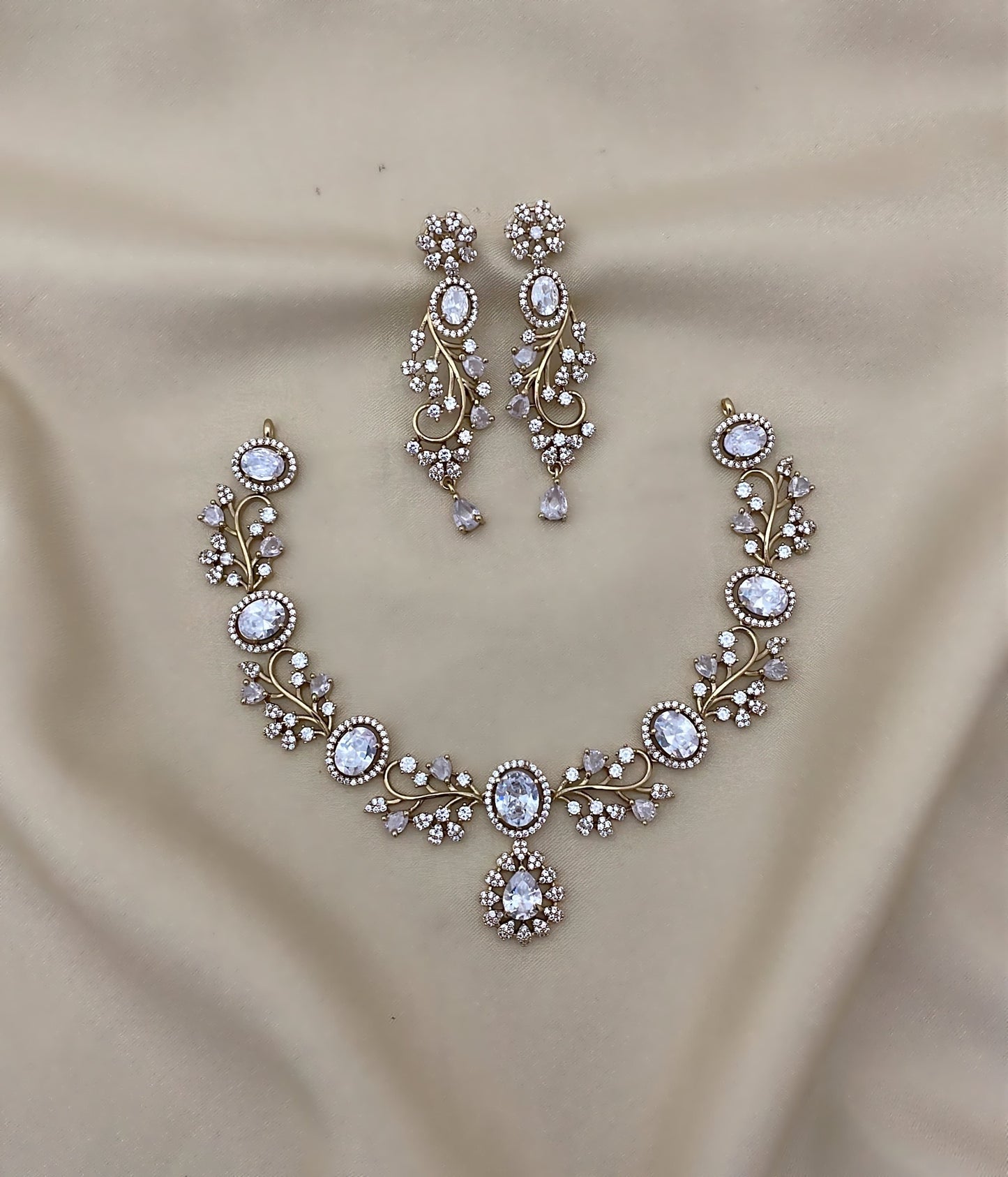 Diamond replica leaf necklace (DR-73)