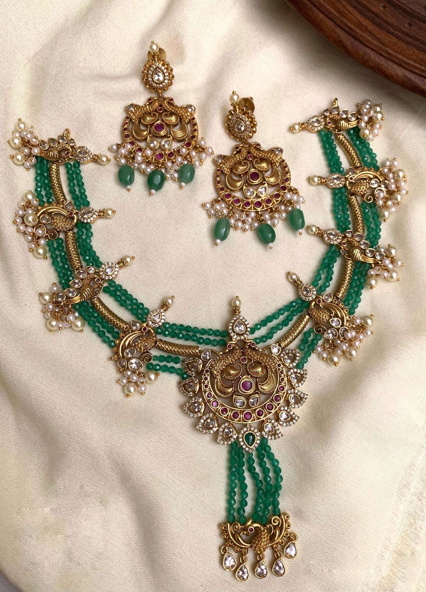 Green beads necklace with peacock design(PJ-2)