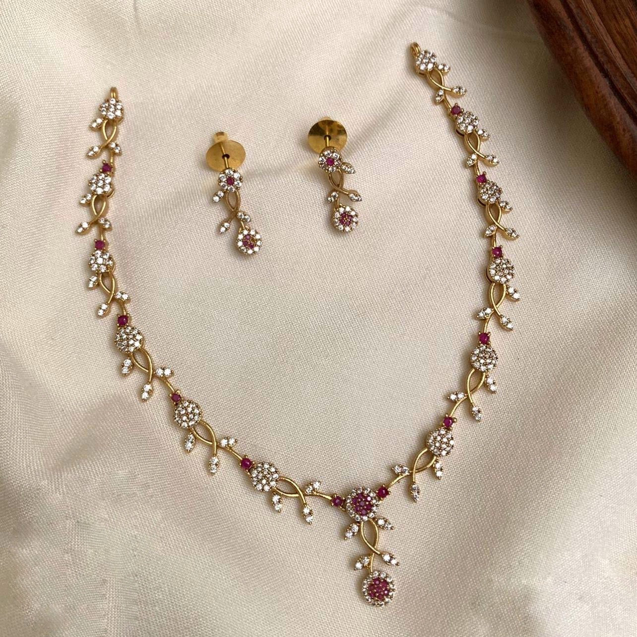 Twist flower necklace