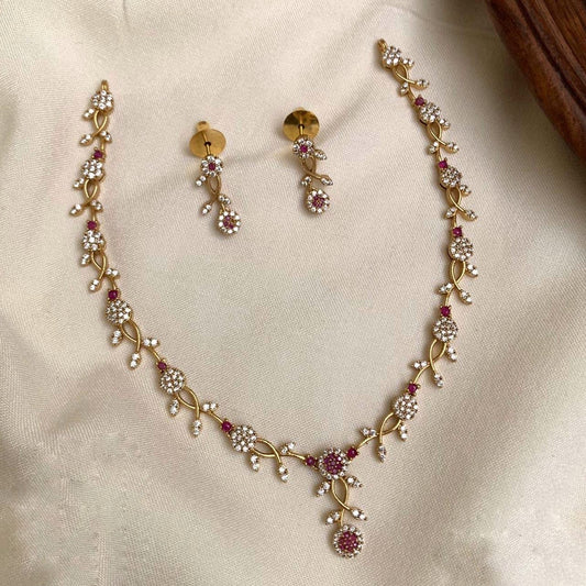 Twist flower necklace