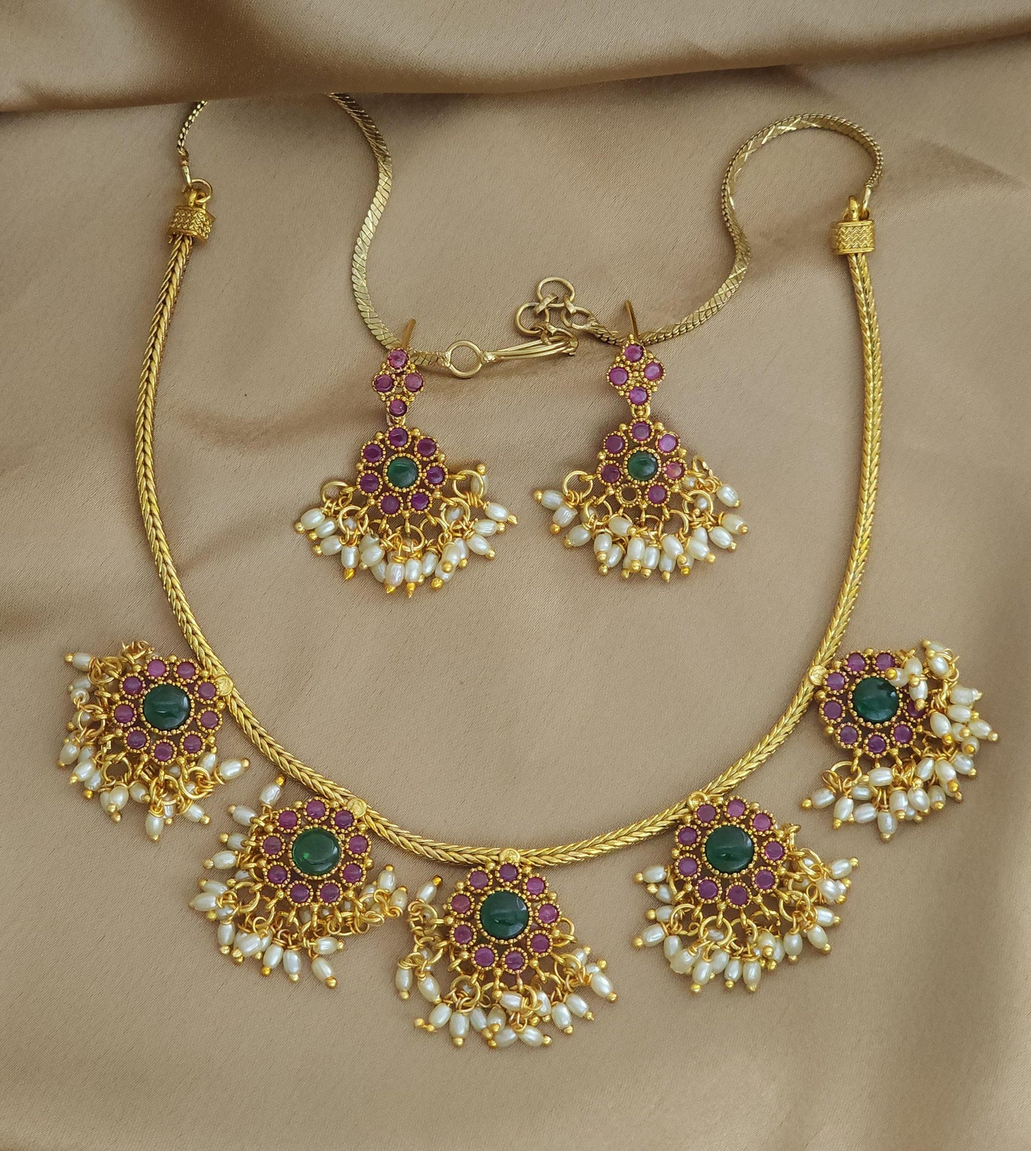 Multi color necklace