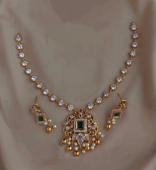 Simple square necklace