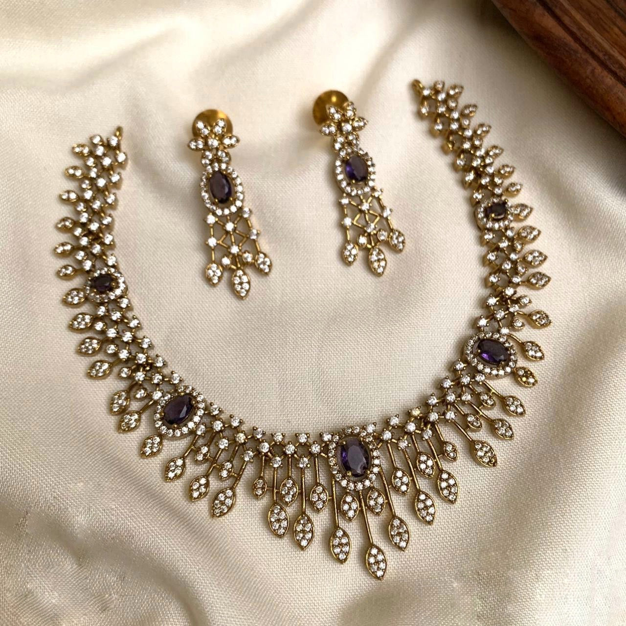 Grand budget necklace