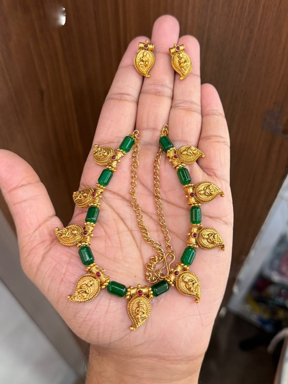 Mango do necklace