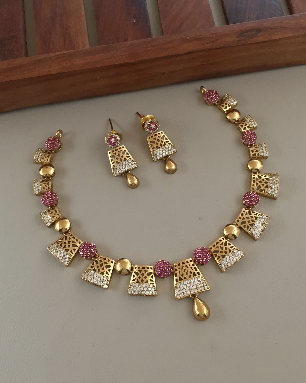 Rectangle necklace
