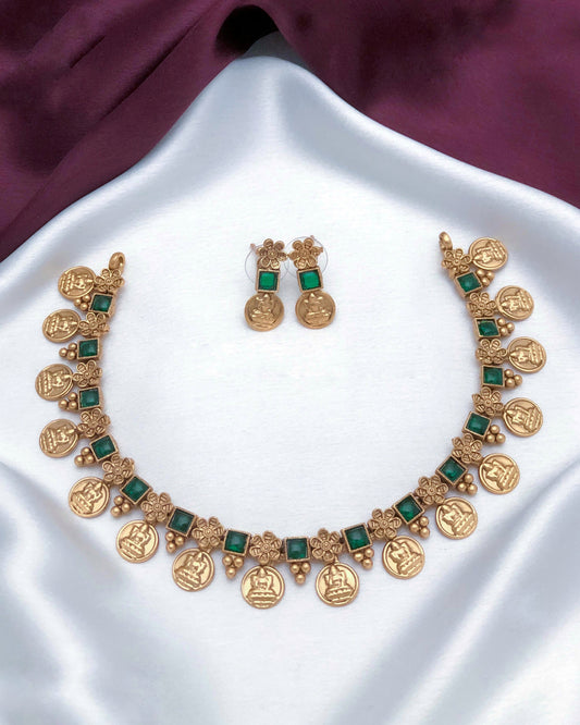 Simple trending necklace