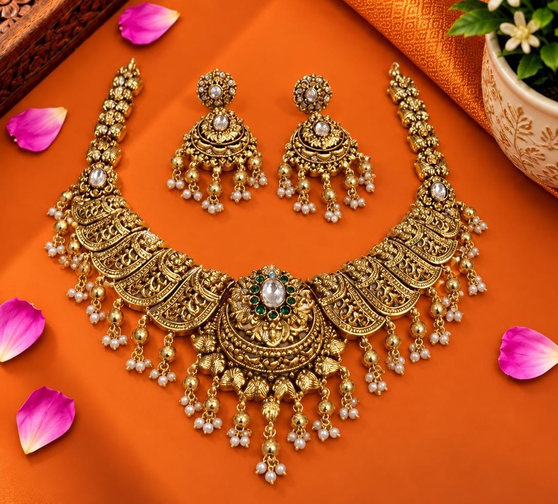 Grand gold replica necklace