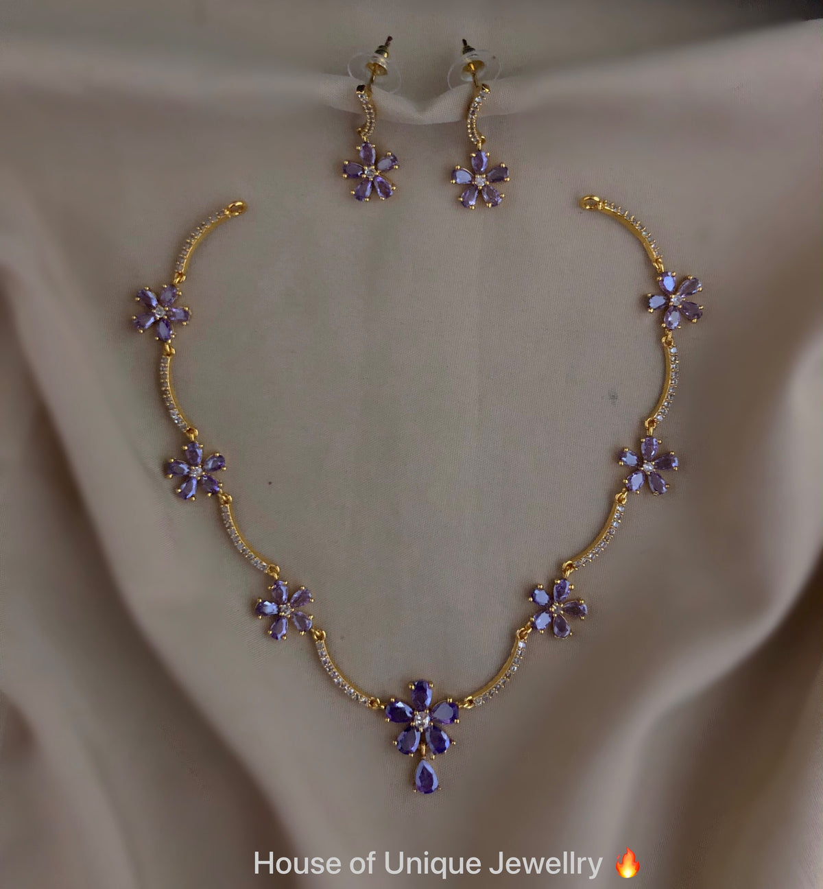 Simple stone necklace