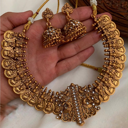 Grand necklace