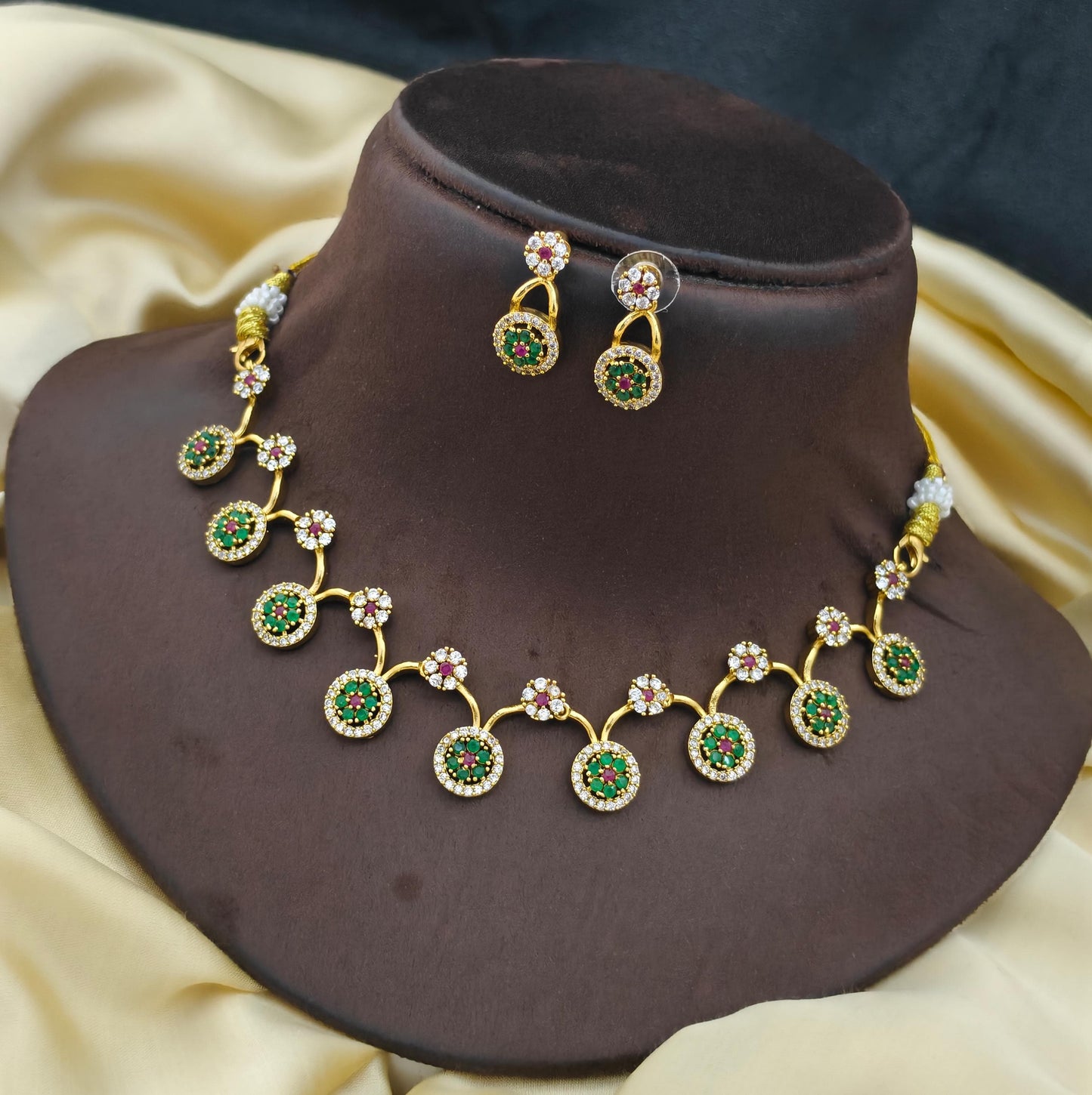 Multi color stone hasli