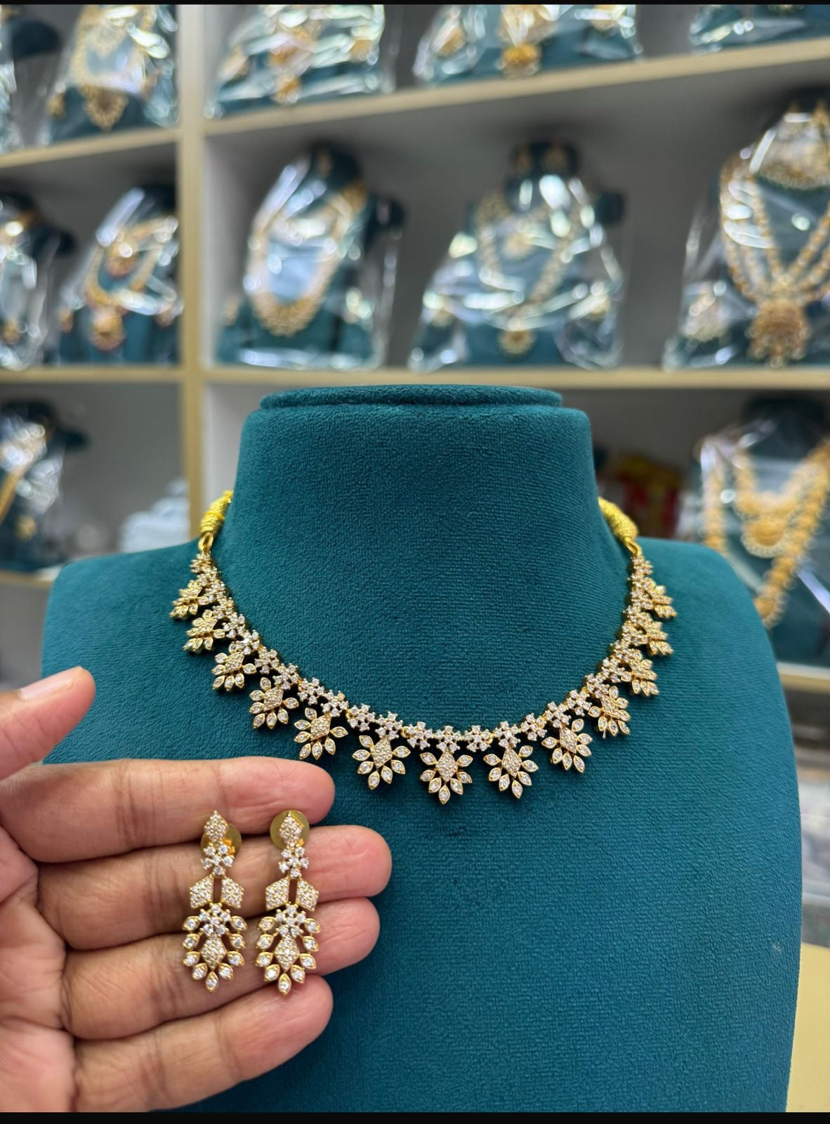 Diamond flower necklace