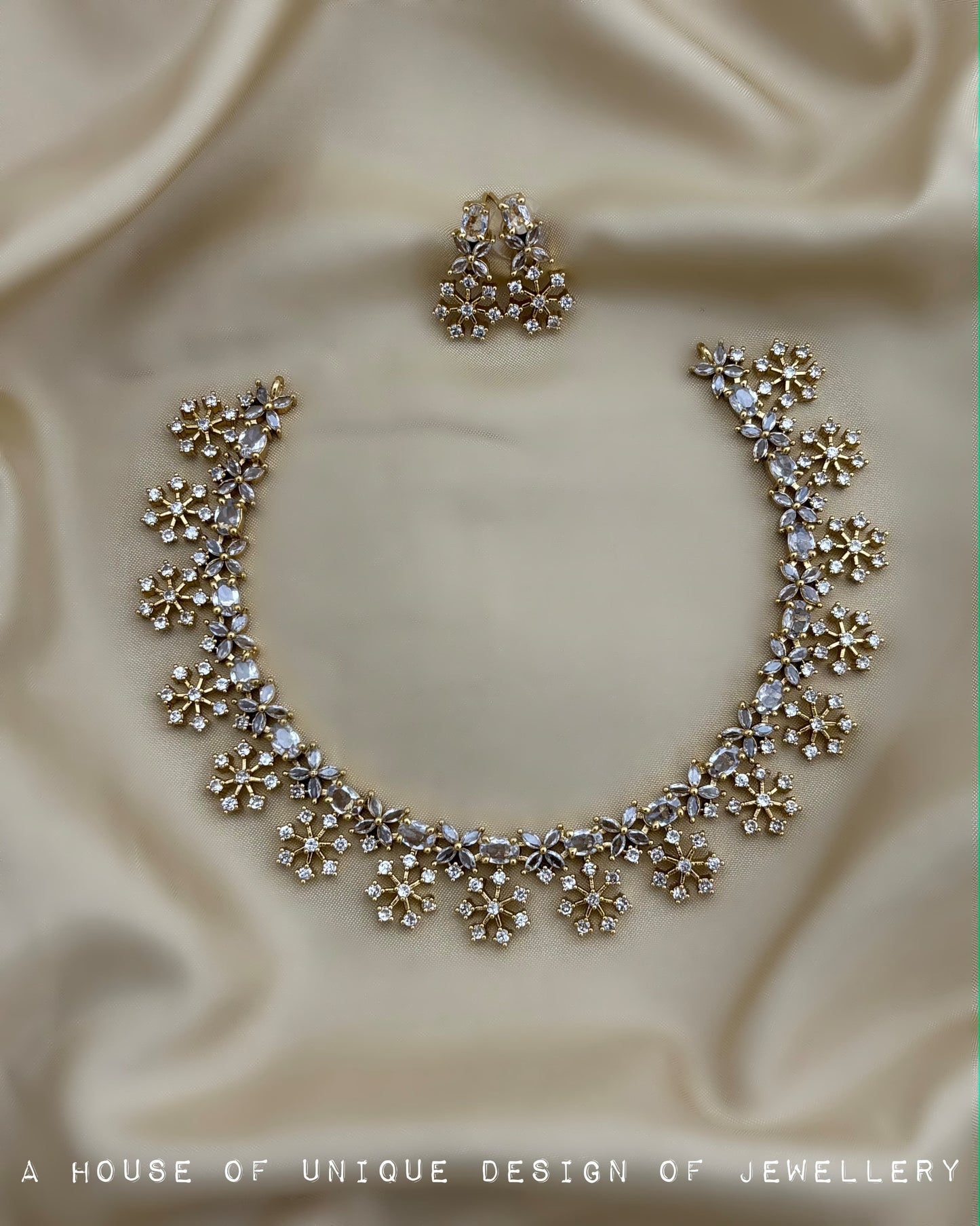Petal necklace