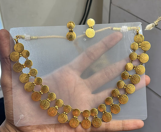 Gold coin choker