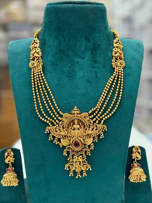 Grand necklace