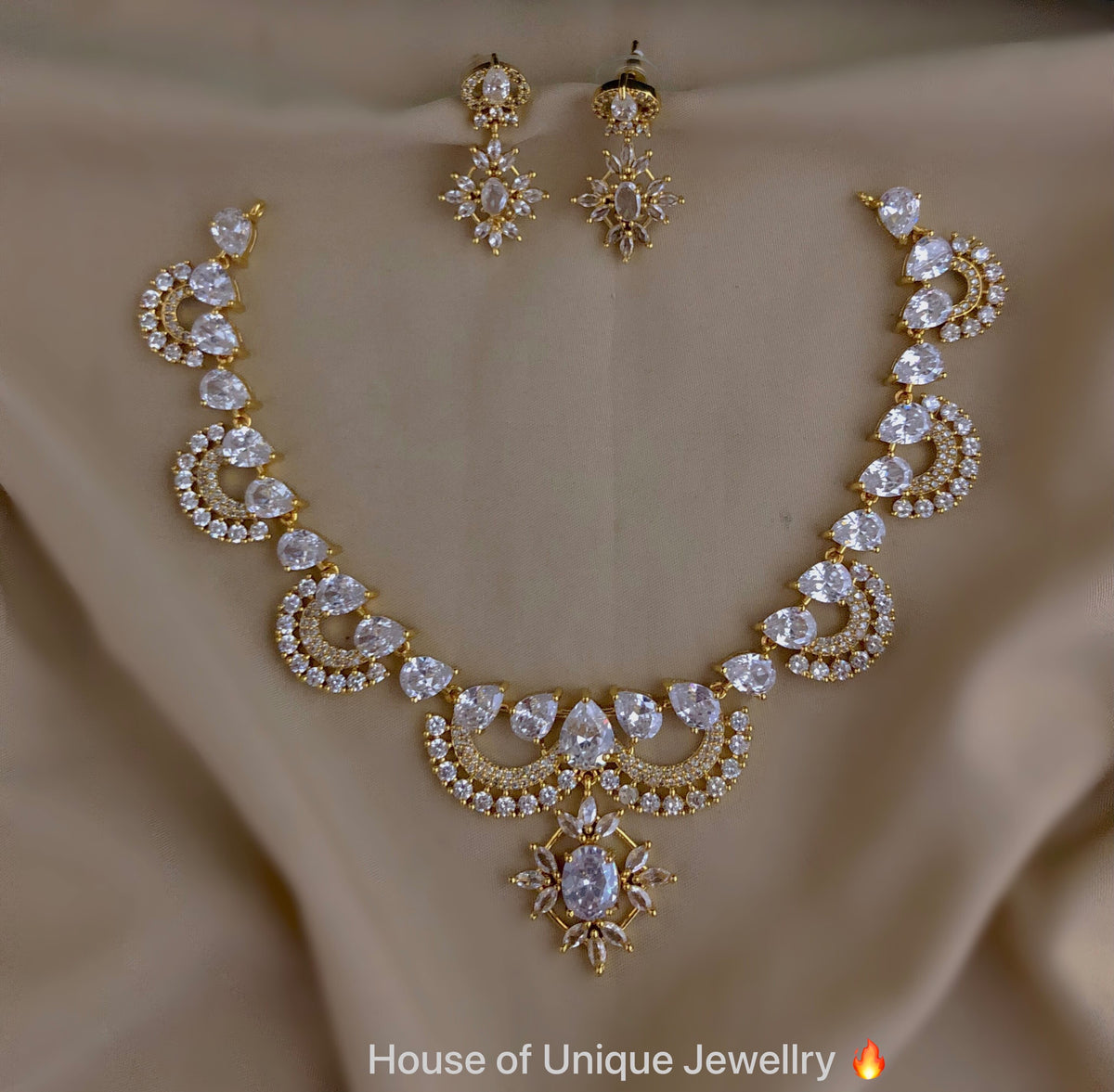 Stone layer necklace