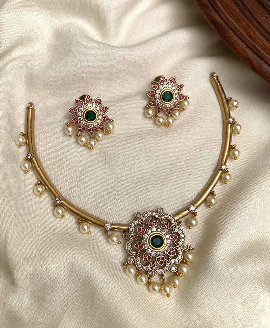 Pendent Hasli necklace (PJ-49)