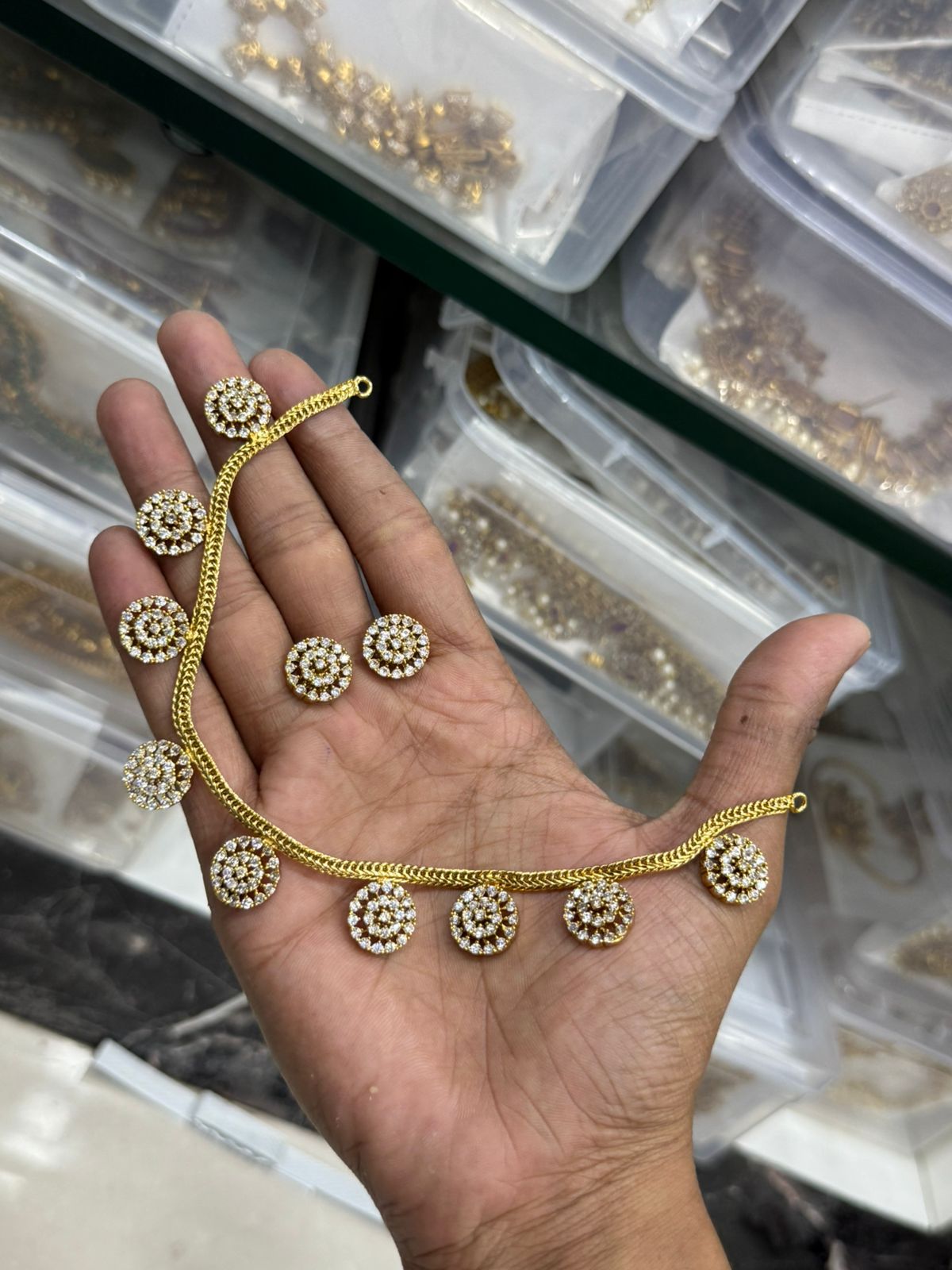 Round simple stone necklace