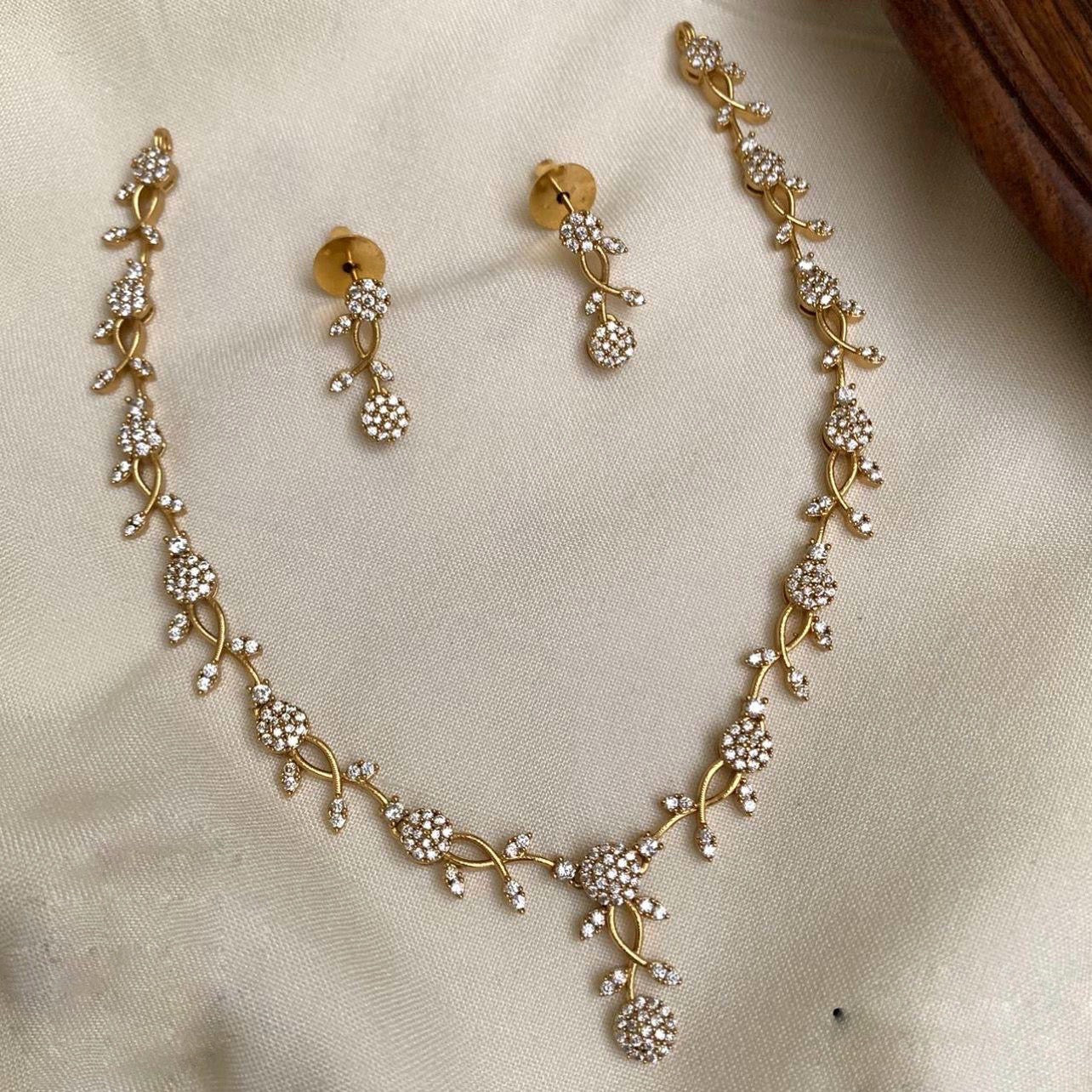 Twist flower necklace