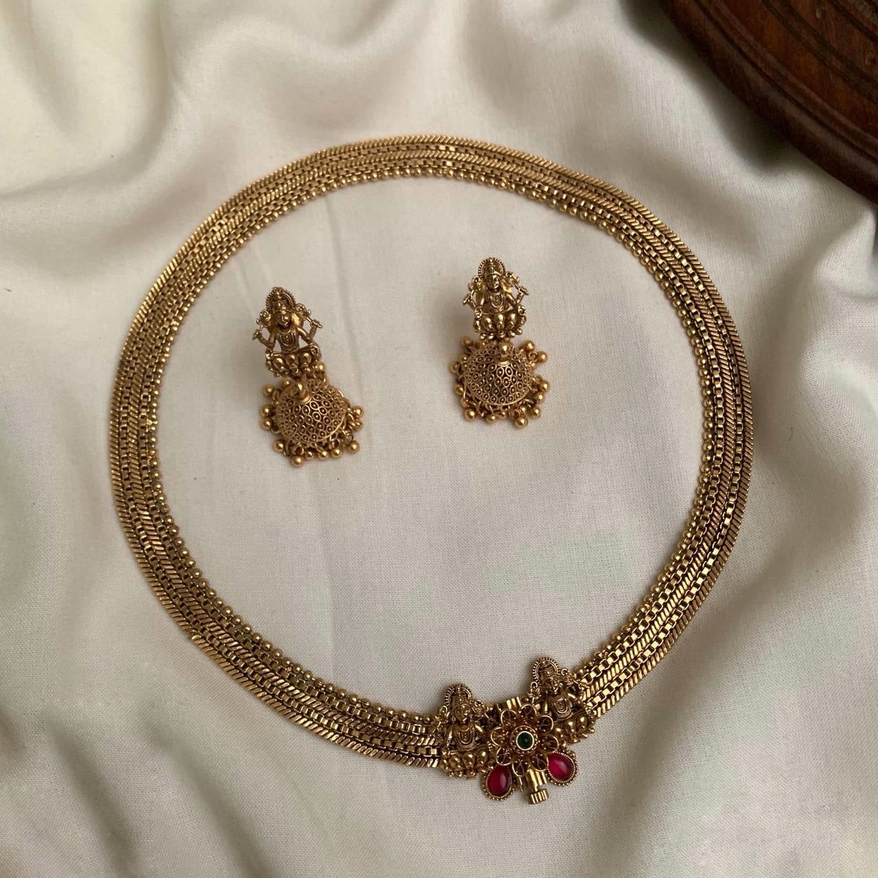 Screw design trending necklace